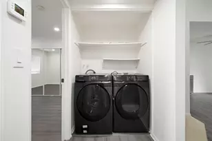9038 Orion Ave, North Hills, CA 91343 - Photo 10