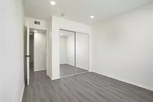 9038 Orion Ave, North Hills, CA 91343 - Photo 8
