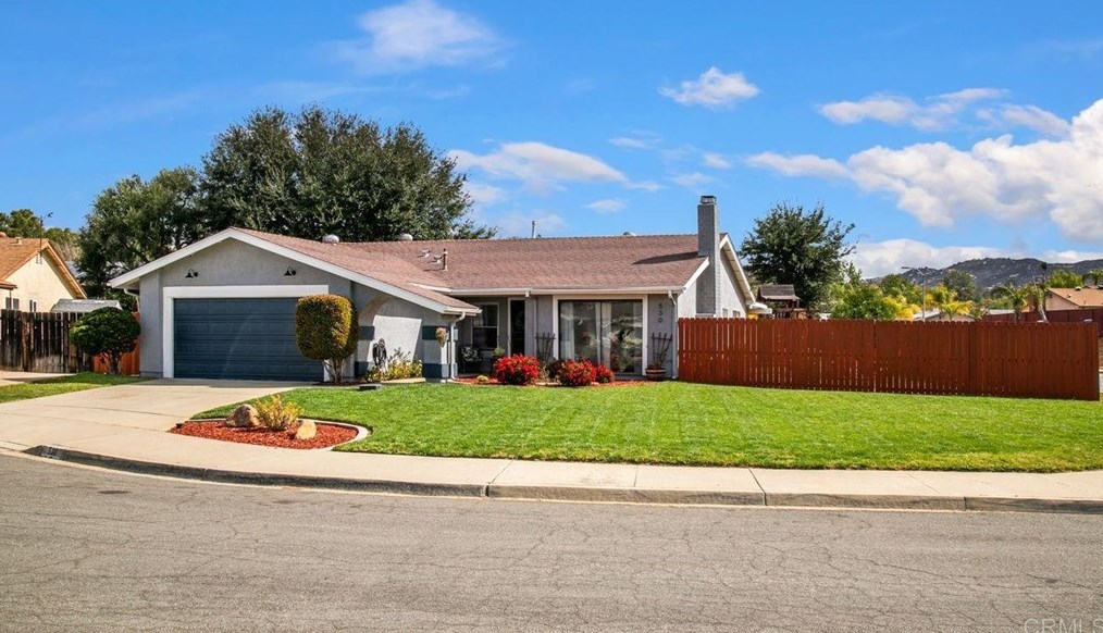 530 Topaz Ct, Escondido, CA 92027-4249