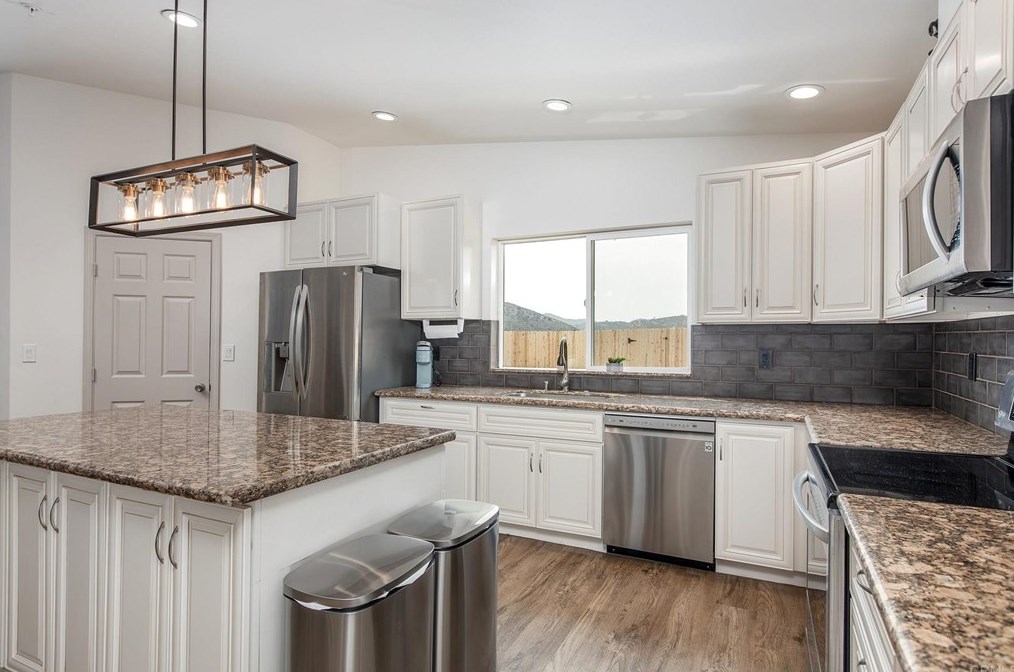 31454 Palos Verdes Dr, Escondido, CA