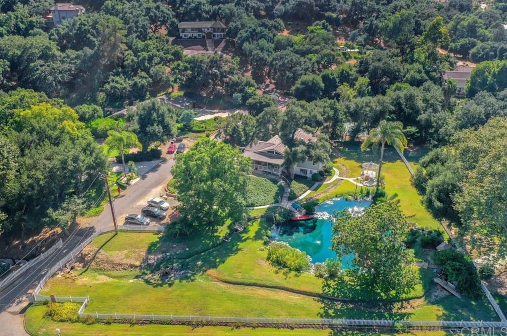 1821 Tecalote Dr, Fallbrook, CA 92028-9500