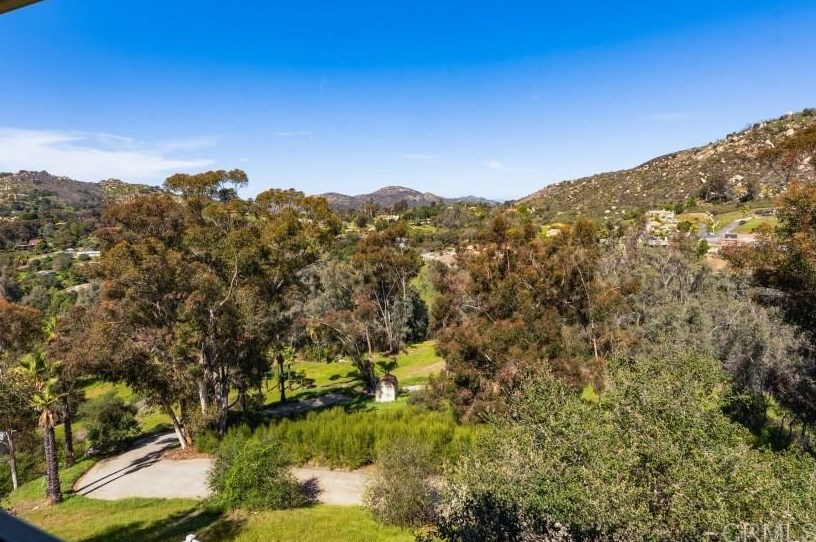 25935 Kornblum Dr, Escondido, CA 92026-8203