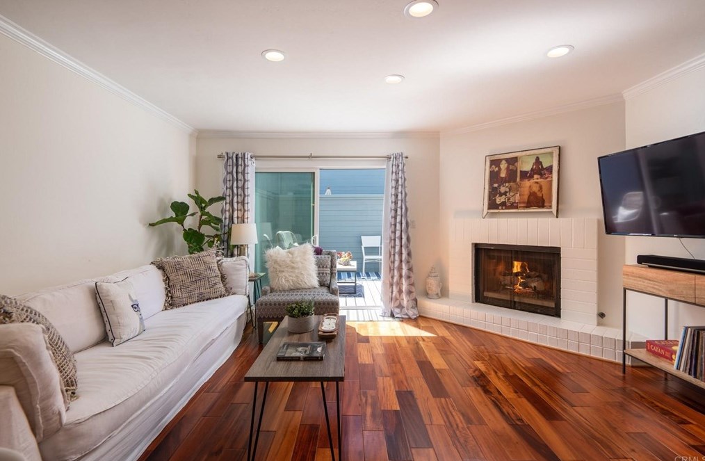 803 America Way, Del Mar, CA 92014-3915