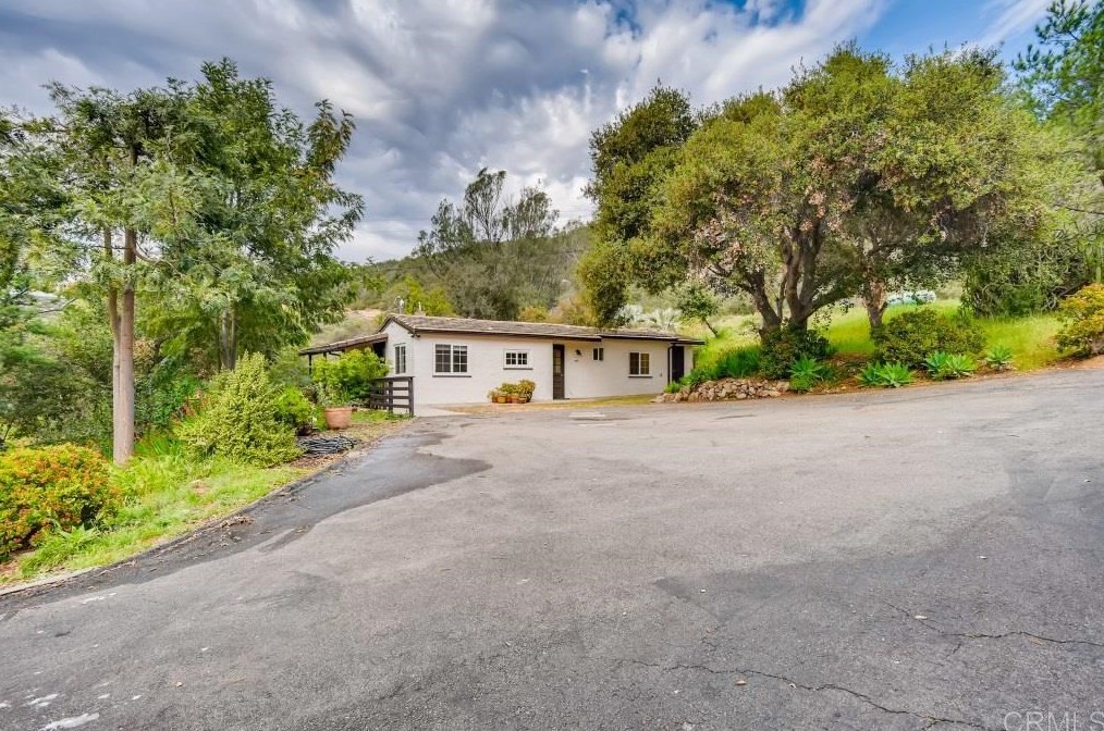 8980 Mt Israel Rd, Escondido, CA 92029