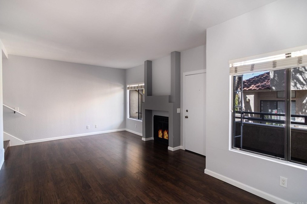 179 Mcafee Ct, Thousand Oaks, CA 91360-2671