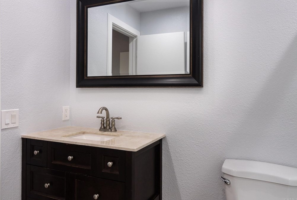 179 Mcafee Ct, Thousand Oaks CA 91360-2671 exterior