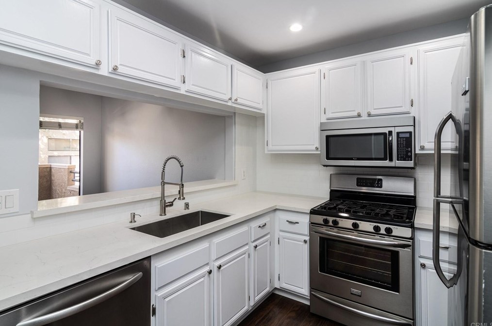 179 Mcafee Ct, Thousand Oaks CA 91360-2671 exterior