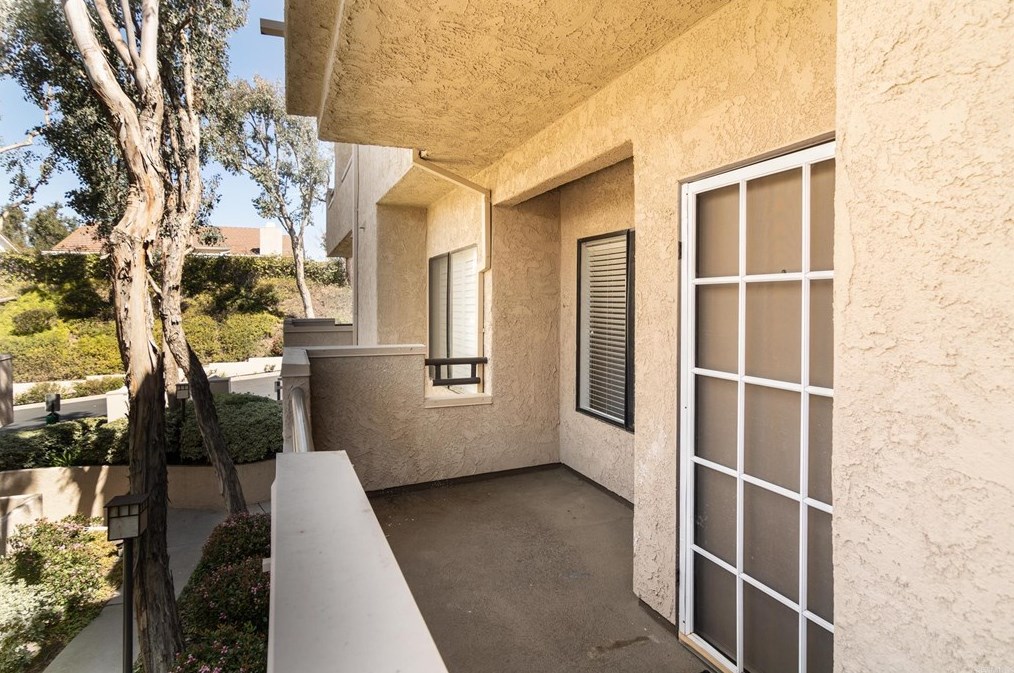 179 Mcafee Ct, Thousand Oaks CA 91360-2671 exterior