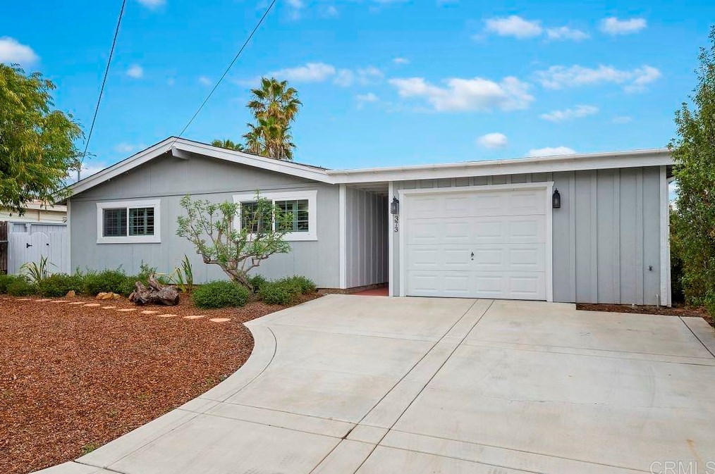 373 Yacon St, Vista, CA 92083