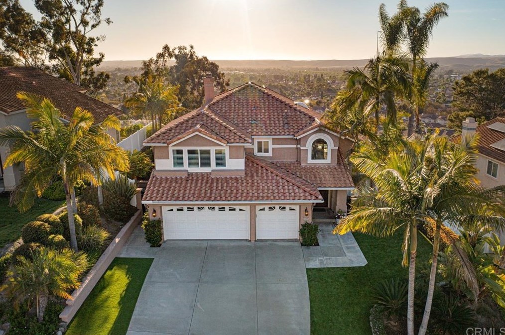 1125 Masterpiece Dr, Oceanside, CA 92057