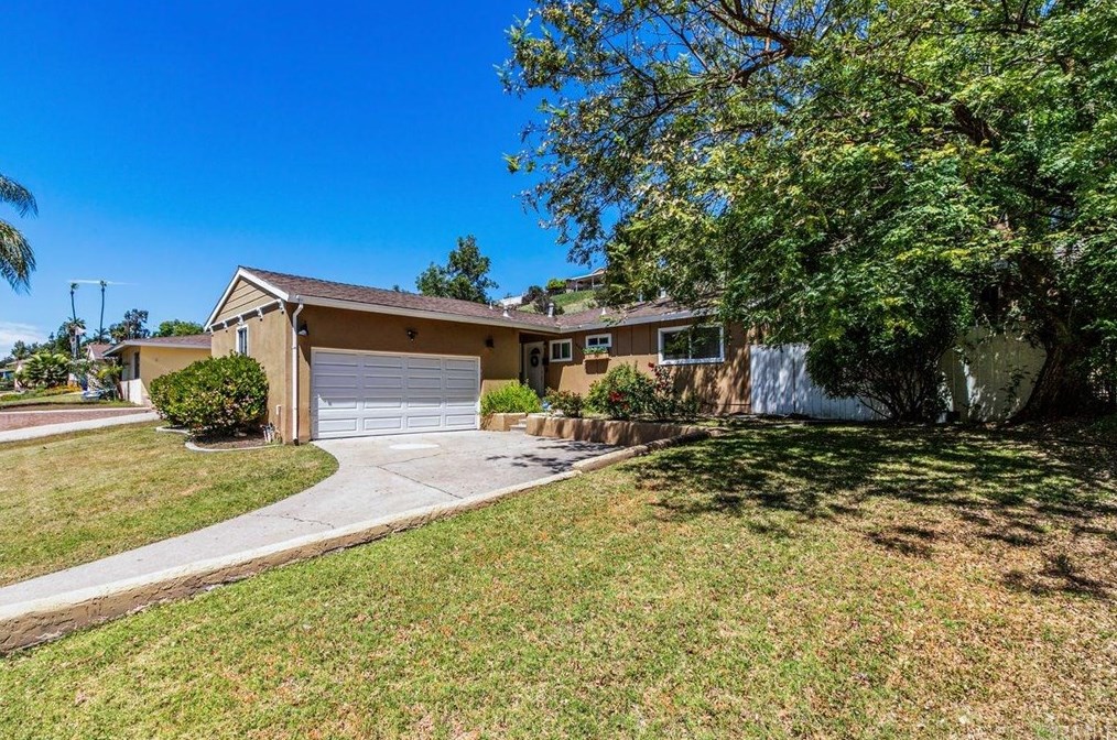 5645 Jackson Dr, La Mesa, CA 91942