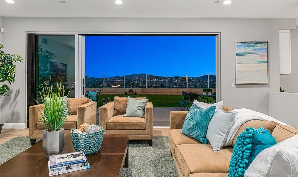 6652 Surf Crest St, Carlsbad, CA 92011