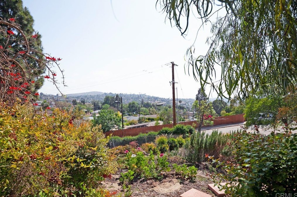 3917 Agua Dulce Blvd, Spring Valley, CA 91977-1706