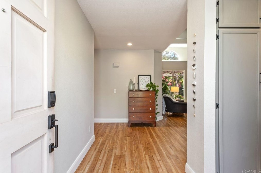 2203 Medina Gln, Escondido, CA 92026-1070