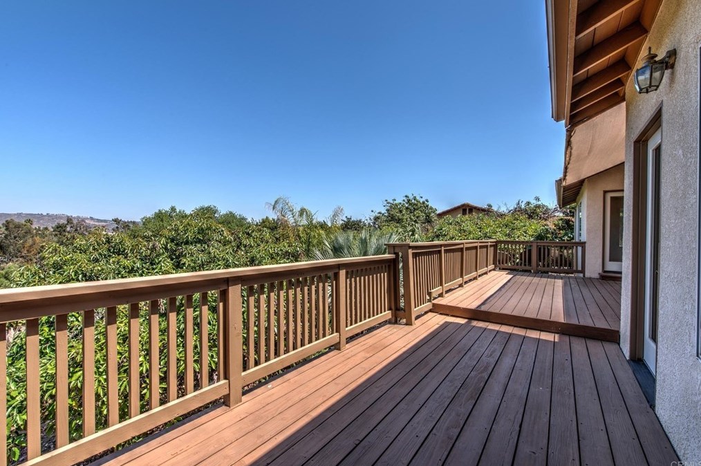 4141 Linda Vista Dr, Fallbrook, CA 92028-8415