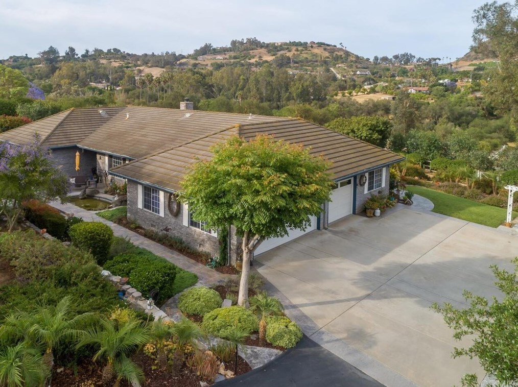 4711 Sleeping Indian Rd, Fallbrook, CA 92028-8875