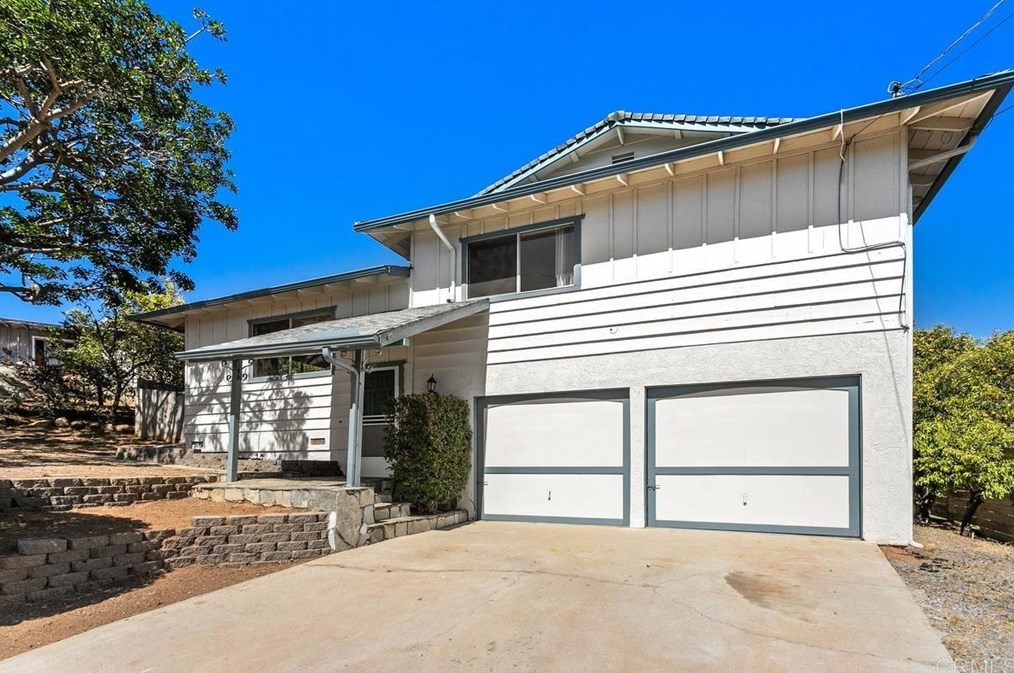465 Dougherty St, Fallbrook, CA 92028-2105
