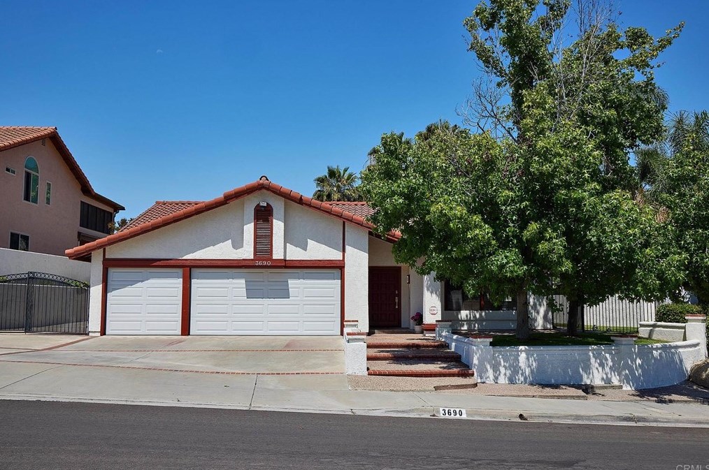 3690 Summerfield Dr, Spring Valley, CA 91977-2849