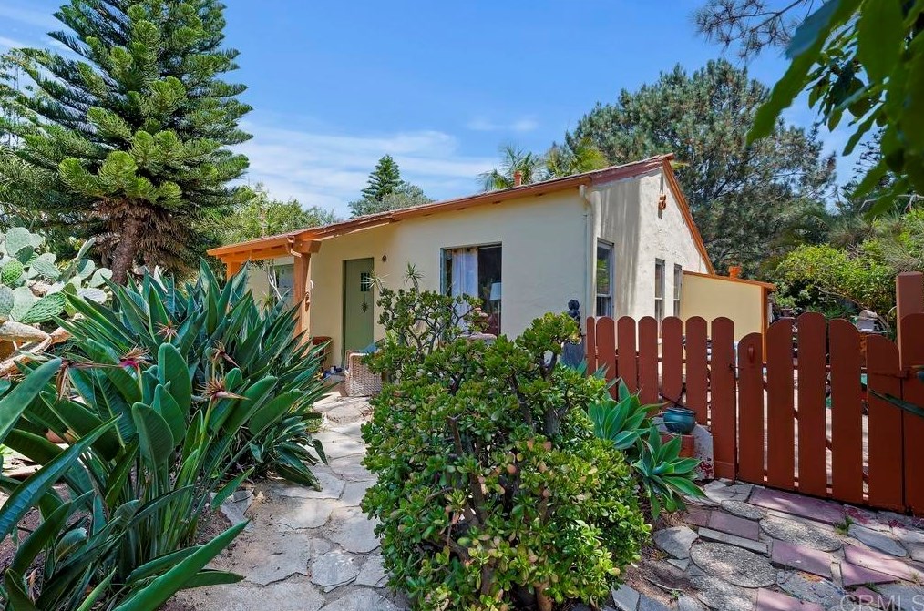 1825 Wilstone Ave, Encinitas, CA 92024