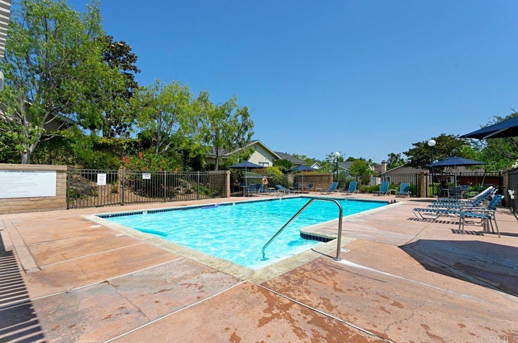 911 Concord Ct, Vista, CA 92081