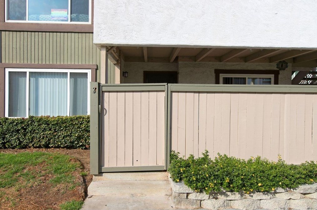 9877 Caspi Gardens Dr #3, Santee, CA 92071