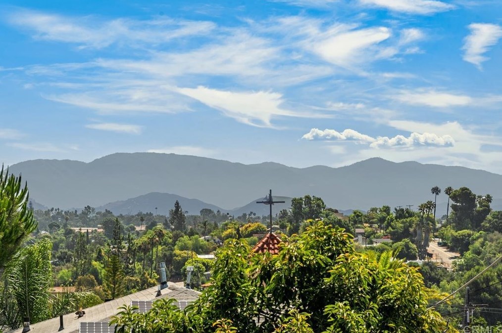 123 Wisconsin St, Fallbrook, CA 92028-2839