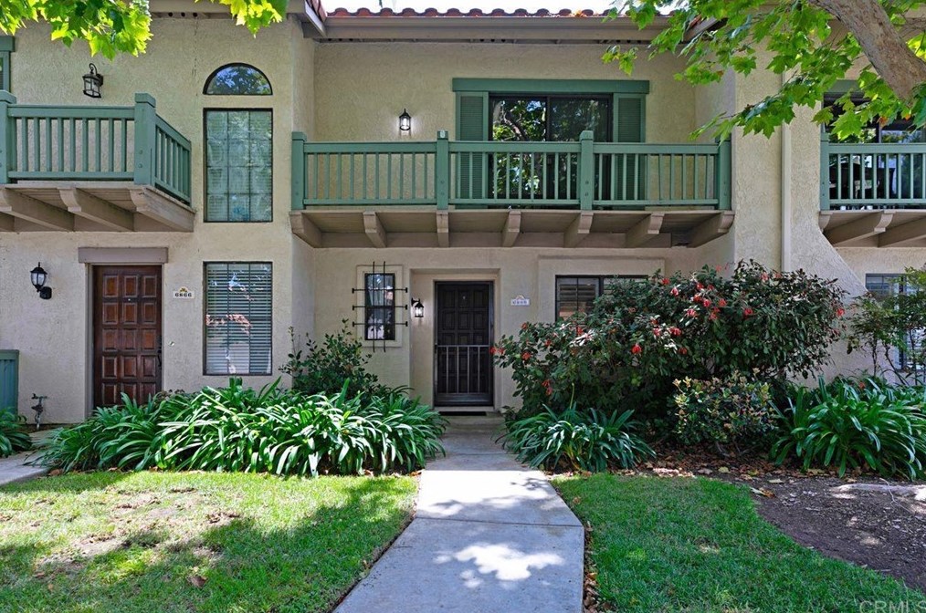 6868 Maple Leaf Dr, Carlsbad, CA 92011