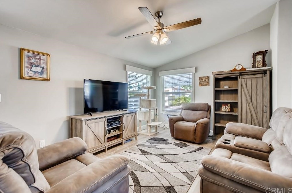 245 W Bobier Dr #88, Vista, CA 92083