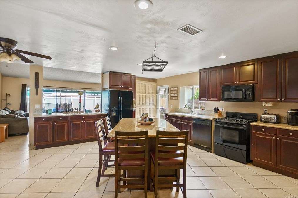 2111 Wilson Pl, Escondido, CA 92027-2240