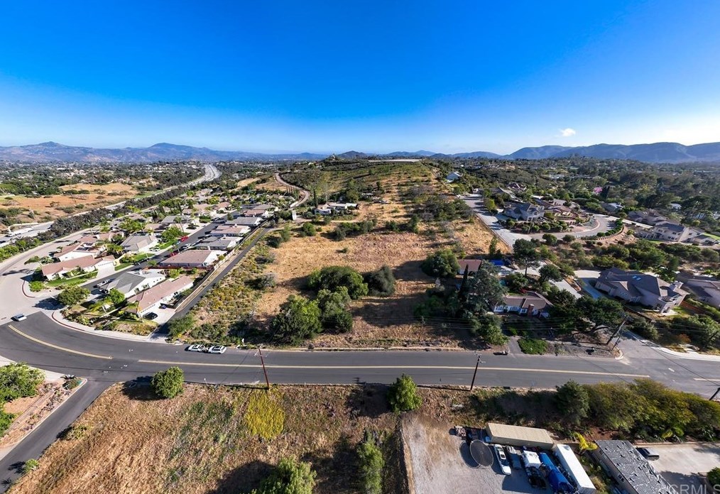 1369 W 11th Ave, Escondido, CA 92029