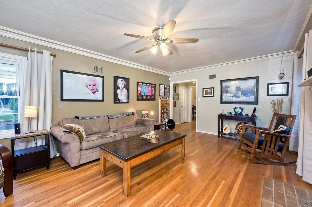 8845 Greenview Pl, Spring Valley CA  91977-1018 exterior