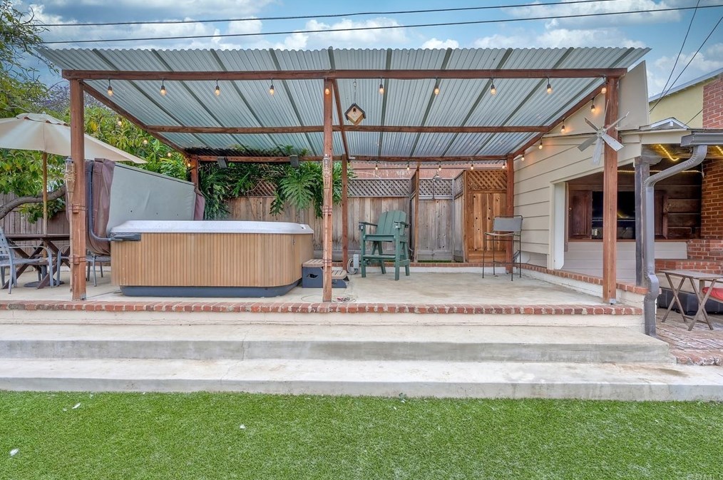 8845 Greenview Pl, Spring Valley CA  91977-1018 exterior