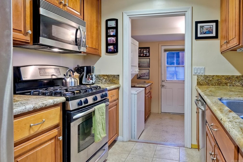 8845 Greenview Pl, Spring Valley CA  91977-1018 exterior