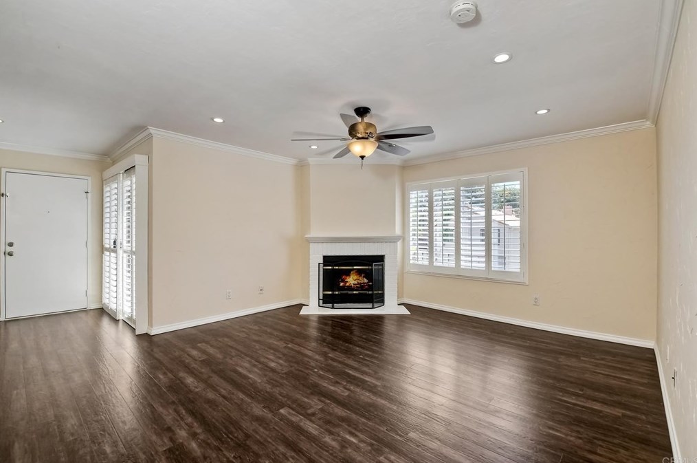 7704 Caminito Leon #201, Carlsbad, CA 92009