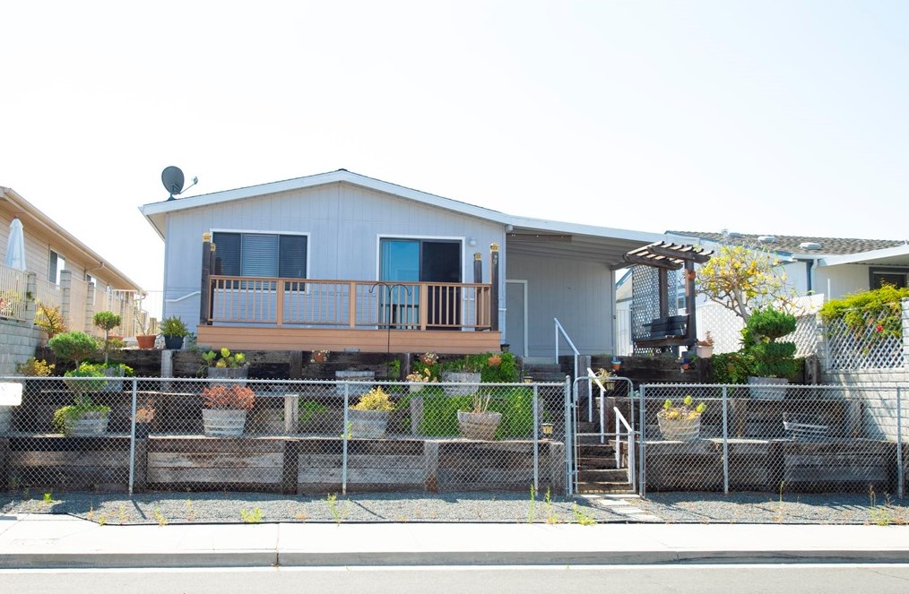 648 Via Santa Paulo, Vista, CA 92081