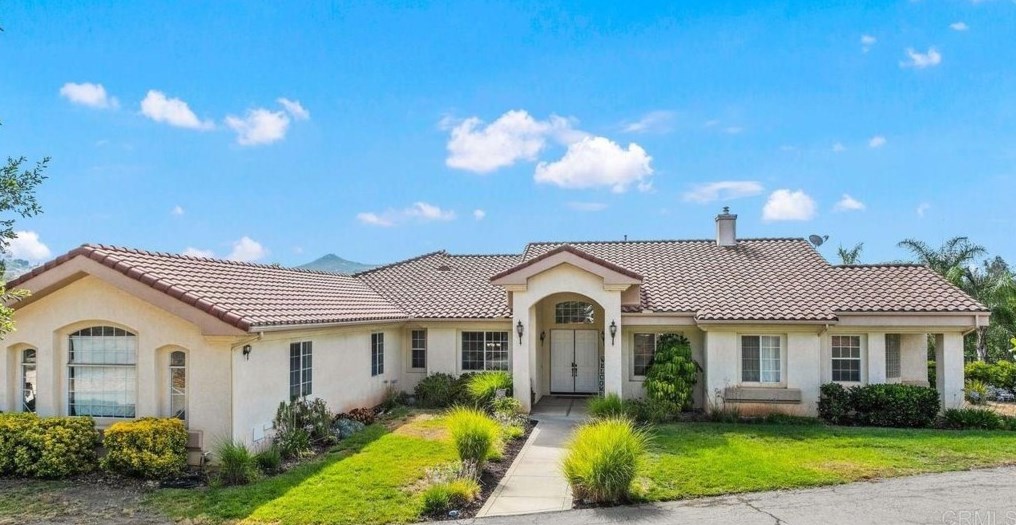 15082 Saddle Creek Dr, Valley Center, CA 92082