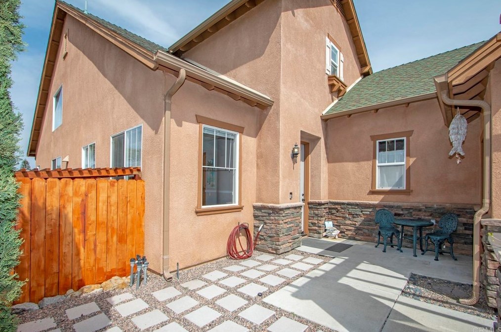 445 Poets Sq, Fallbrook, CA 92028-6004