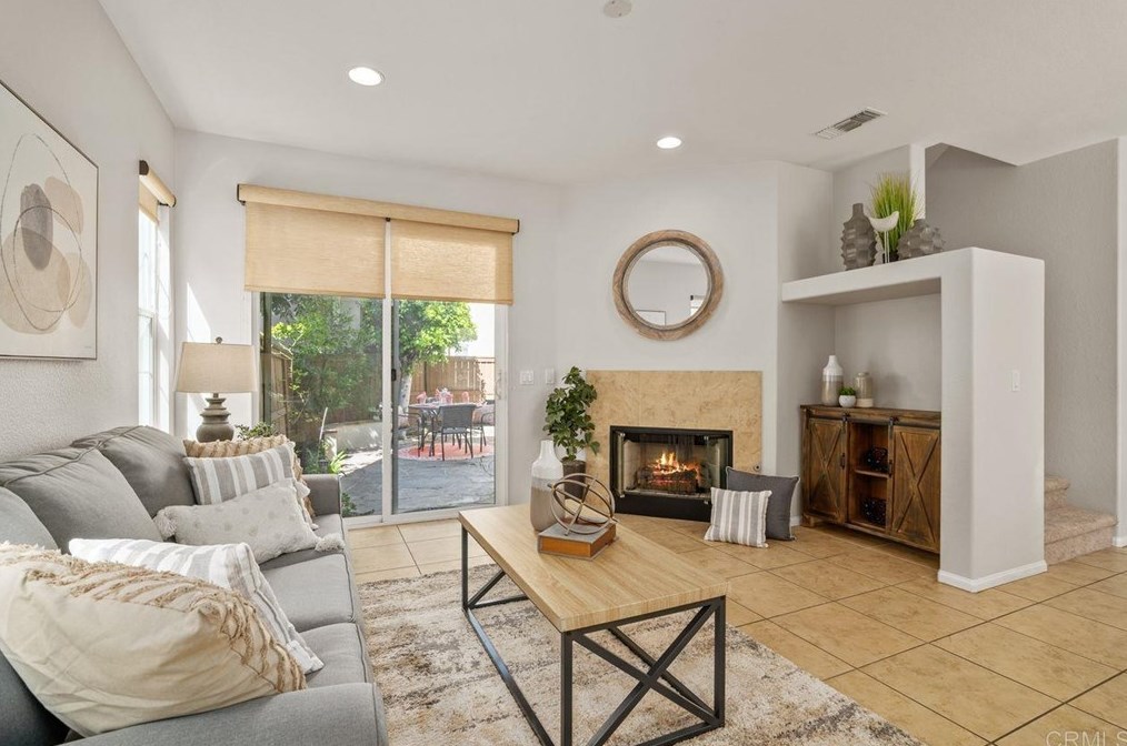 2136 Sand Dr, Chula Vista, CA 91915-1971