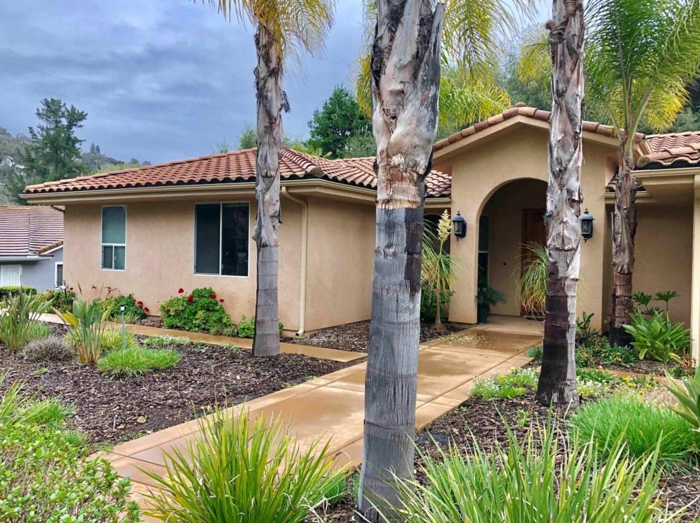 10117 Meadow Glen Way, Escondido, CA 92026-6659