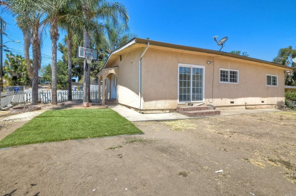 335 Selmalita Terrace, Vista, CA 92083