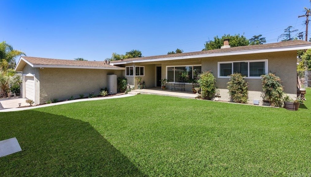 755 Suzanne Ln, Escondido, CA 92026-2244