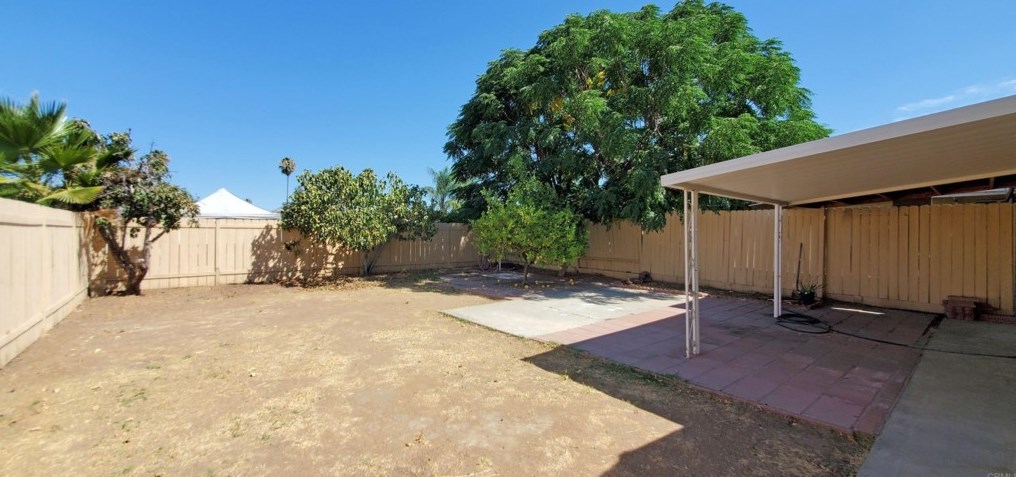 1720 Flower St, Escondido, CA 92027-3208