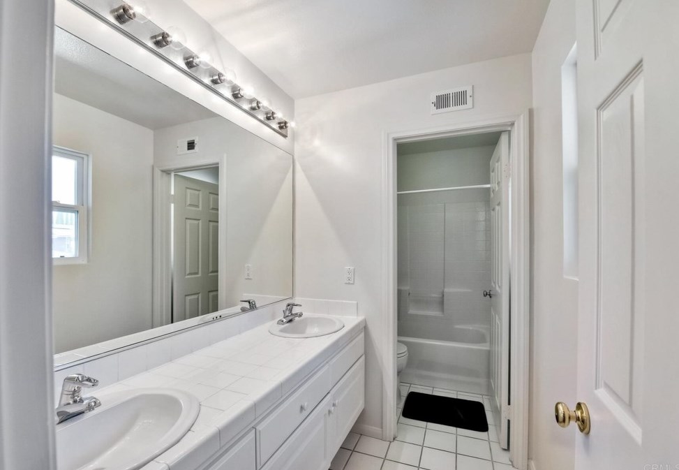 1118 Pacifica Ave, Chula Vista CA  91913-1550 exterior