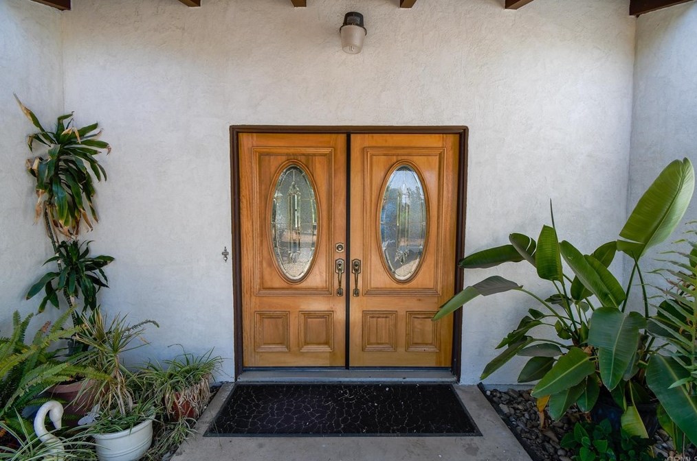10161 Circle R Dr, Valley Center, CA 92082