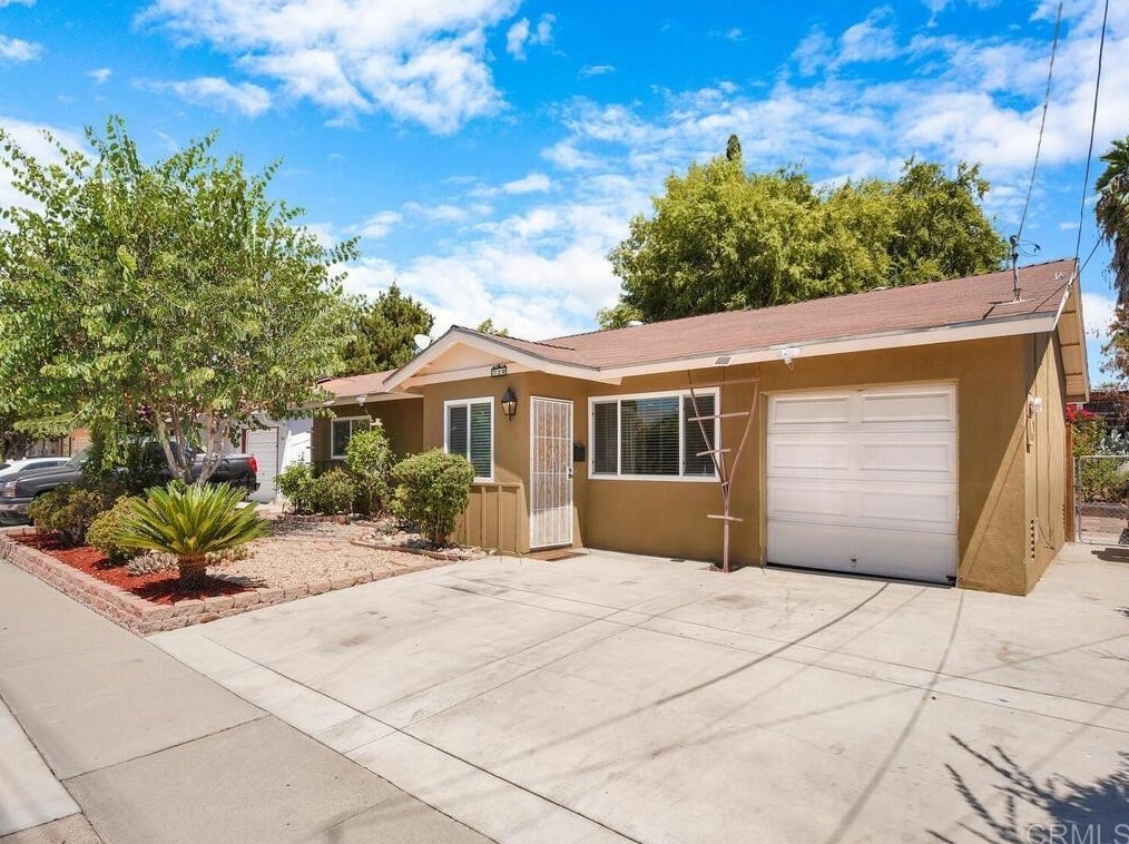 720 Begonia St, Escondido, CA 92027-2017