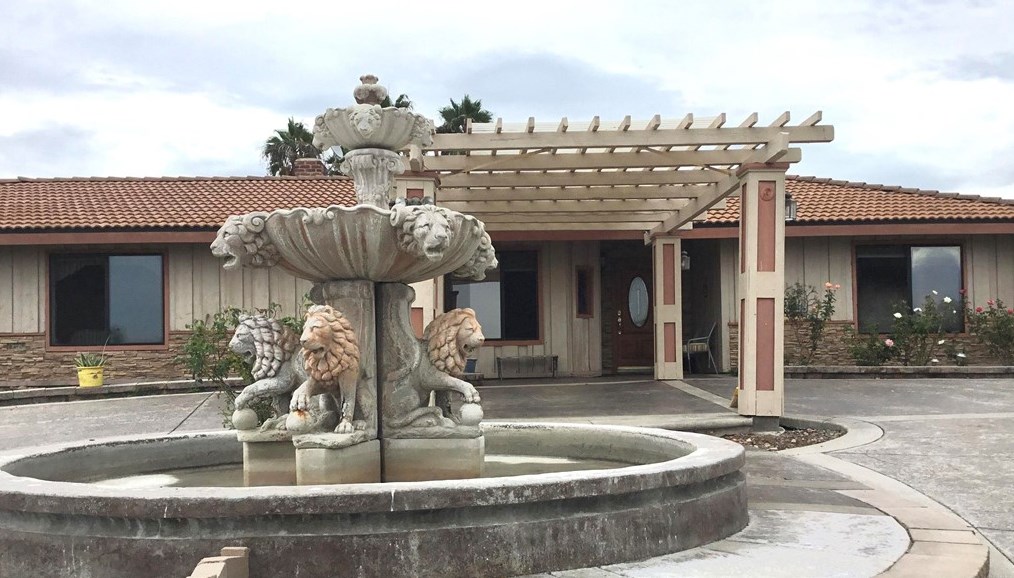 4592 Sleeping Indian Rd, Fallbrook CA  92028-8873 exterior