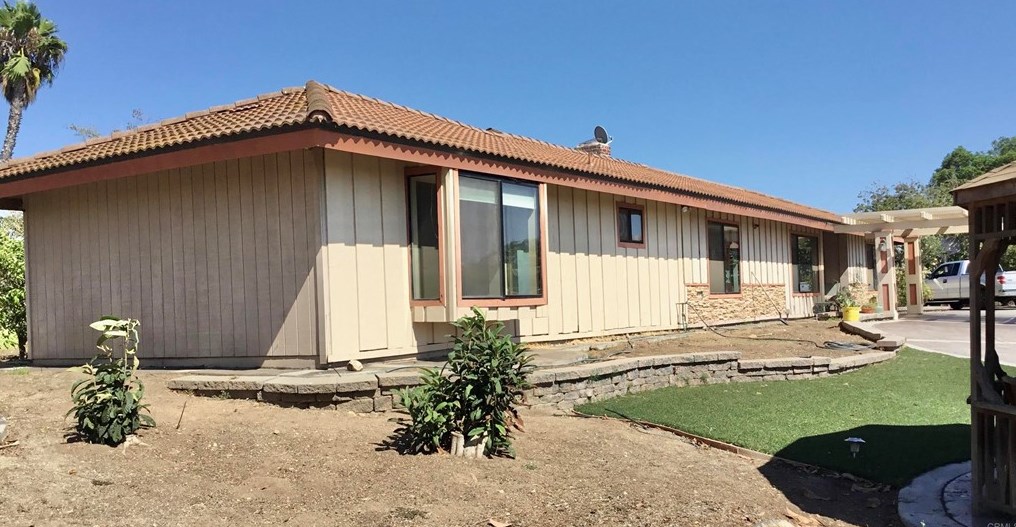 4592 Sleeping Indian Rd, Fallbrook CA  92028-8873 exterior