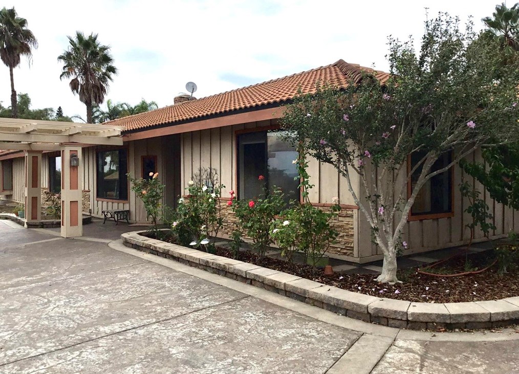 4592 Sleeping Indian Rd, Fallbrook CA  92028-8873 exterior