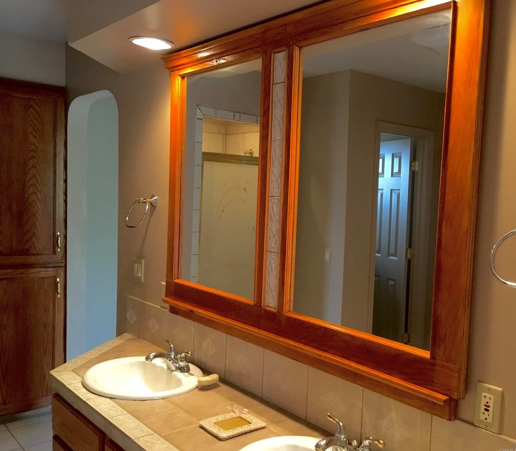 4592 Sleeping Indian Rd, Fallbrook CA  92028-8873 exterior