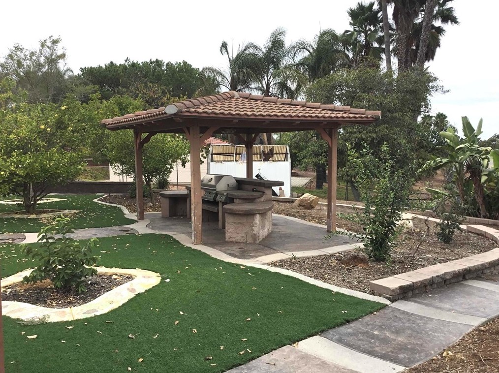 4592 Sleeping Indian Rd, Fallbrook CA  92028-8873 exterior